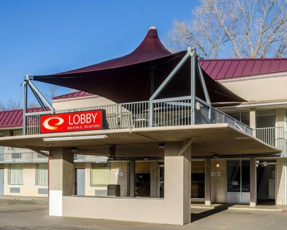 Surestay Hotel Salina Esterno foto
