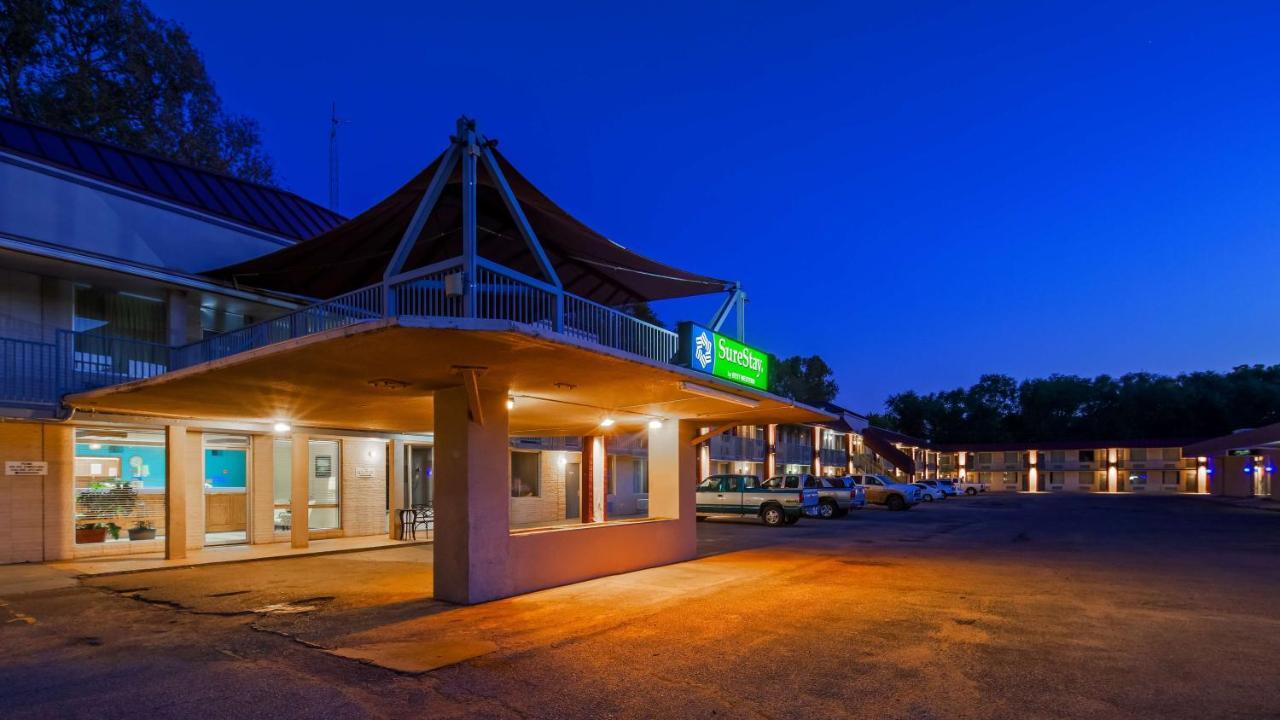 Surestay Hotel Salina Esterno foto